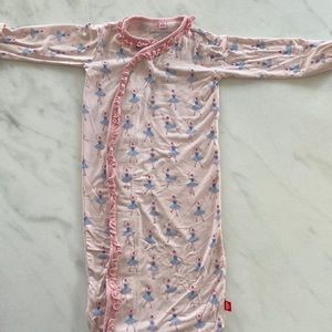 Magnetic Me Newborn Gown